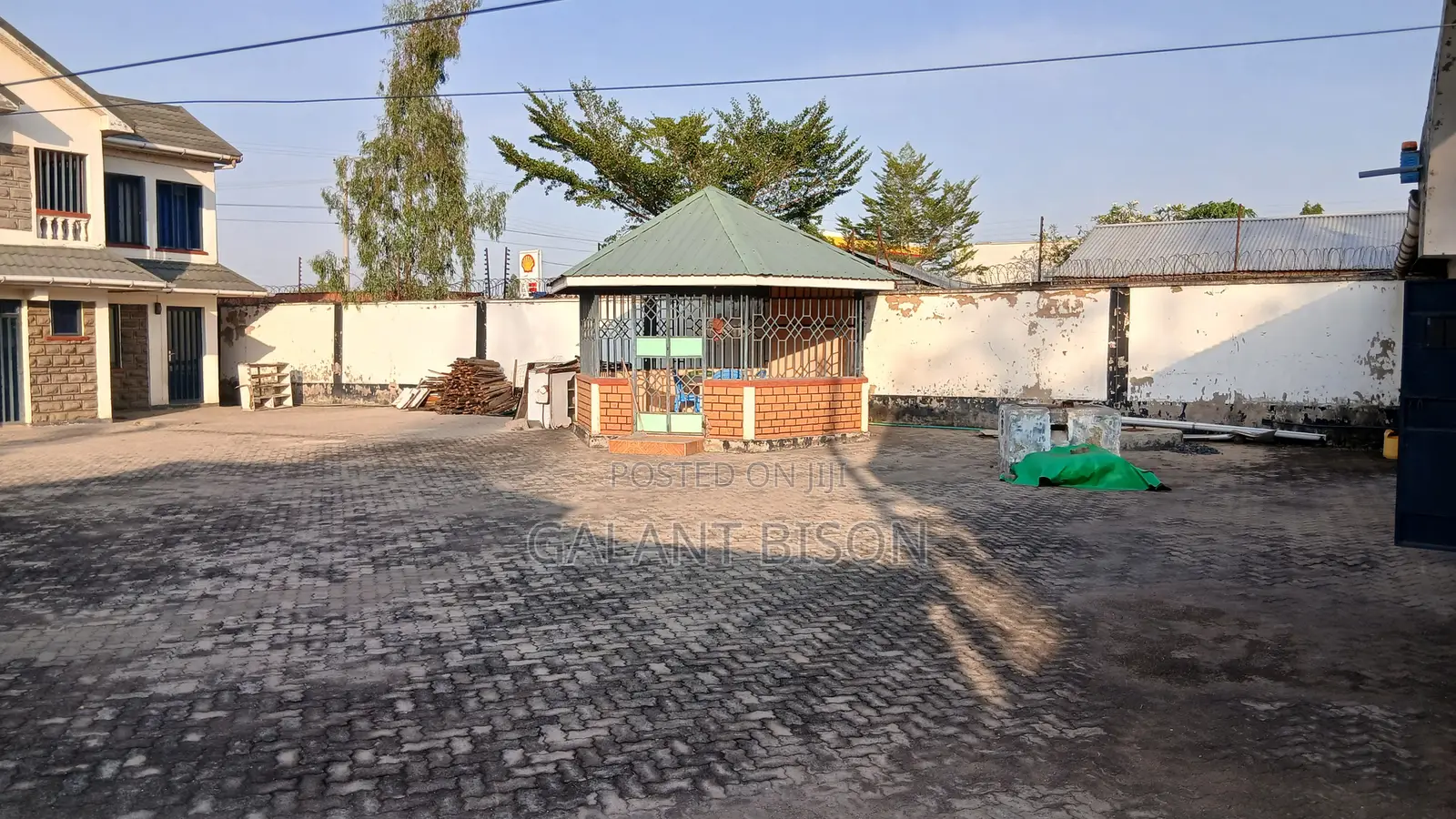 4bdrm Maisonette in Alendu, Kolwa Central for sale