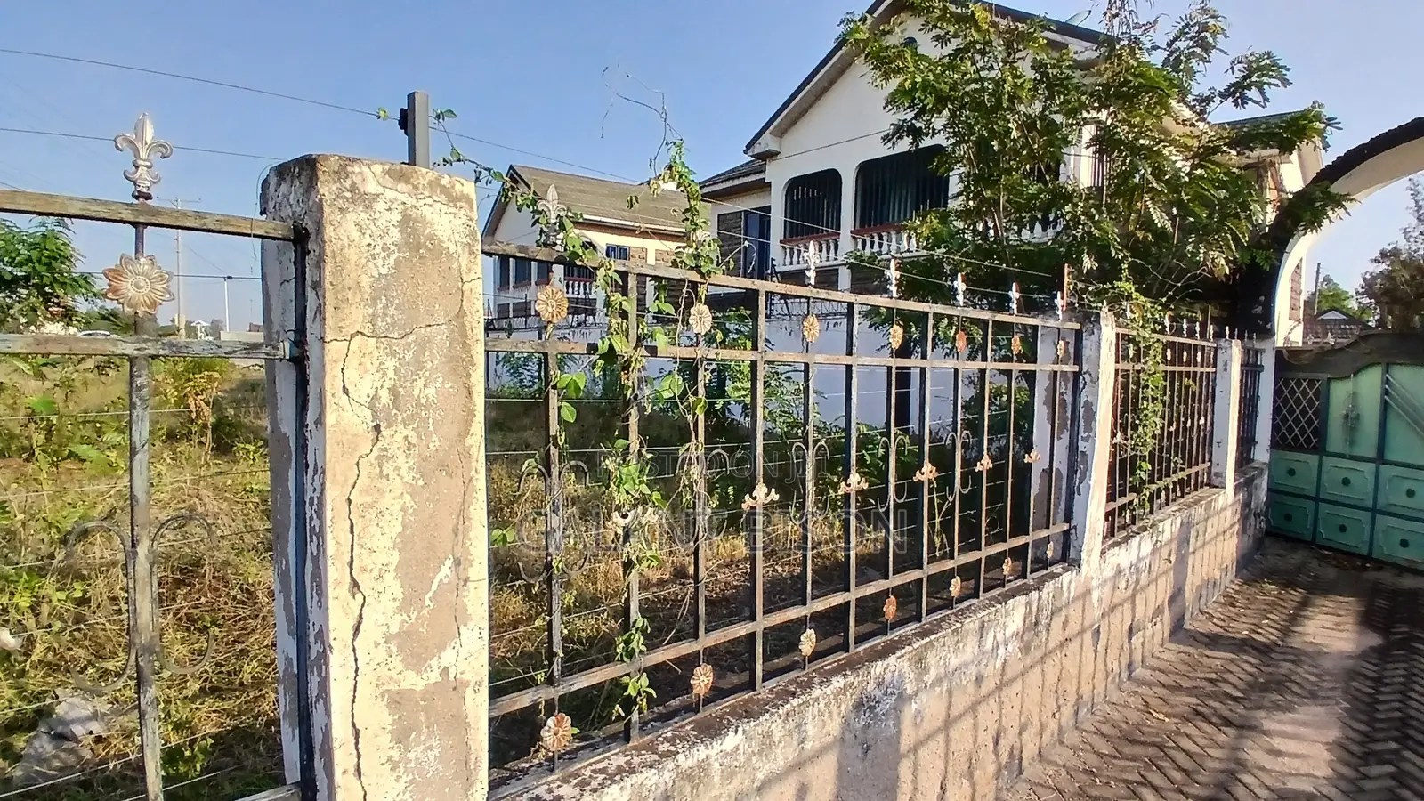 4bdrm Maisonette in Alendu, Kolwa Central for sale