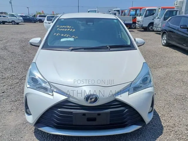 Toyota Vitz 1.0 FWD 5dr 2019 Pearl