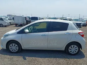 Toyota Vitz 1.0 FWD 5dr 2019 Pearl