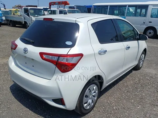 Toyota Vitz 1.0 FWD 5dr 2019 Pearl