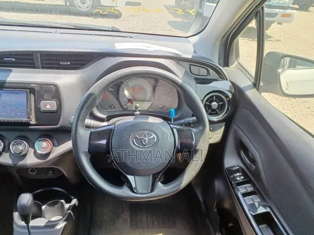 Toyota Vitz 1.0 FWD 5dr 2019 Pearl