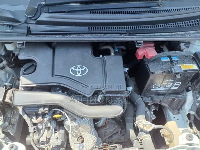 Toyota Vitz 1.0 FWD 5dr 2019 Pearl