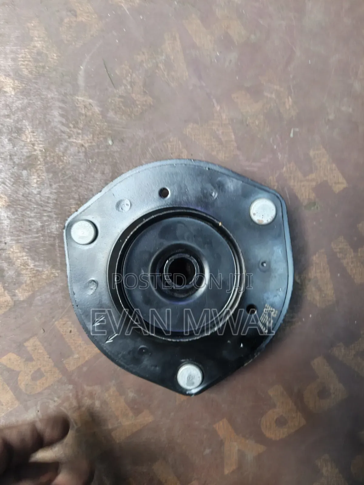 Toyota Harrier Shock Mounting/ Straut Available
