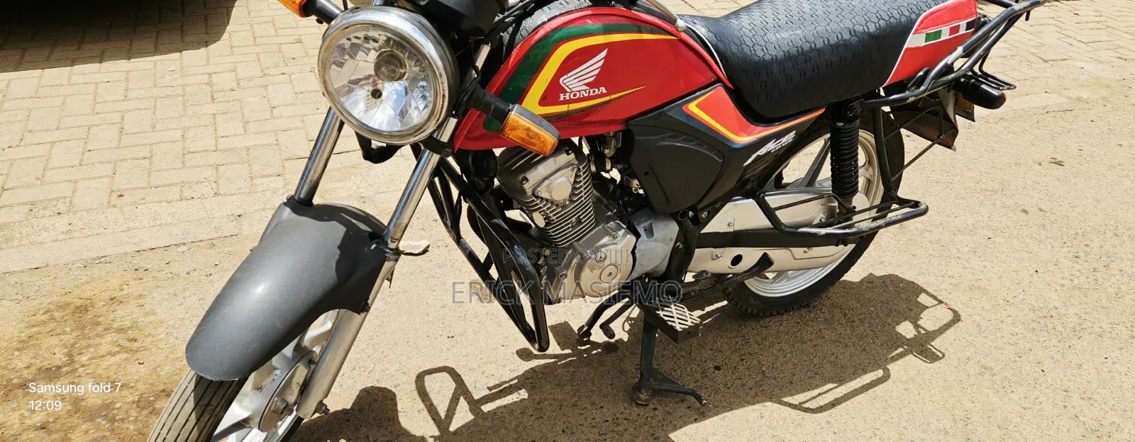 Honda CB 2024 Red
