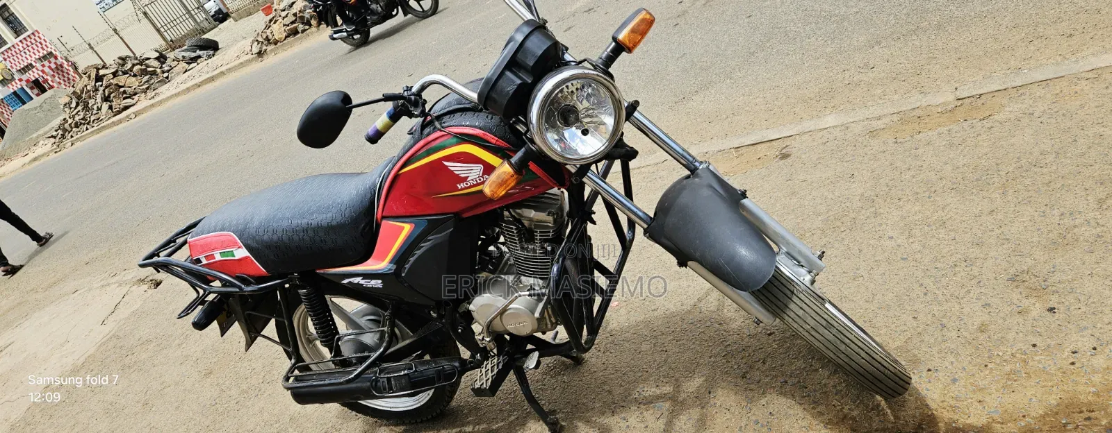 Honda CB 2024 Red