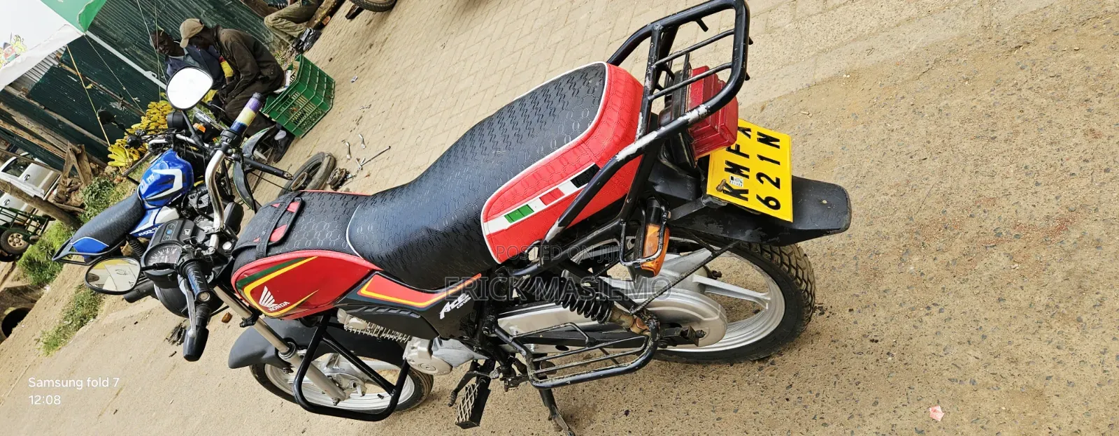 Honda CB 2024 Red