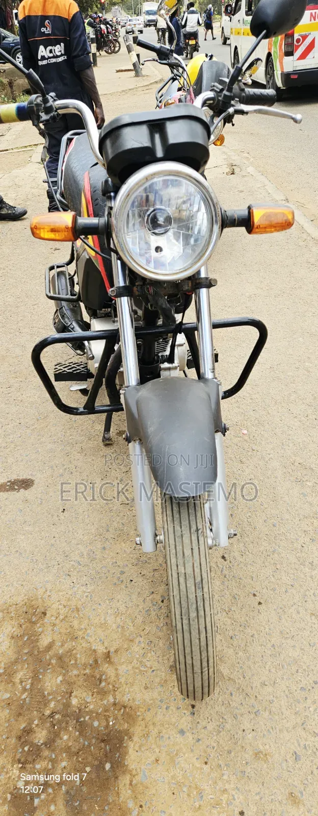 Honda CB 2024 Red