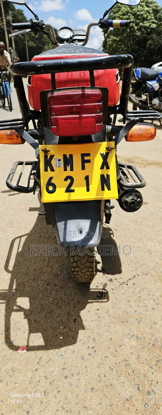 Honda CB 2024 Red