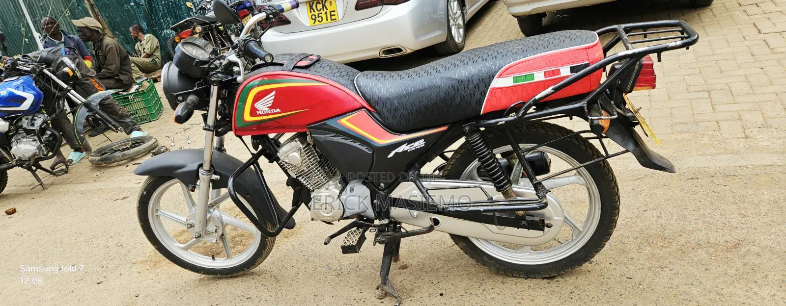 Honda CB 2024 Red