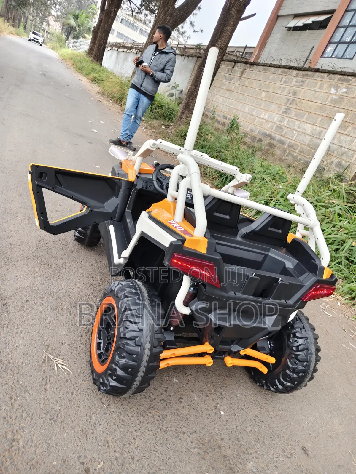 Strong and Big Size Kids Heavy Duty Jeep With Protective Bars.