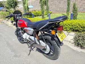 Bajaj Boxer 150 UG 2025 Red