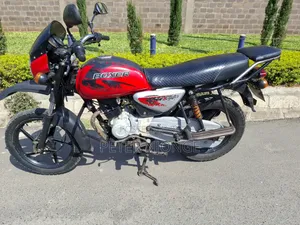 Bajaj Boxer 150 UG 2025 Red