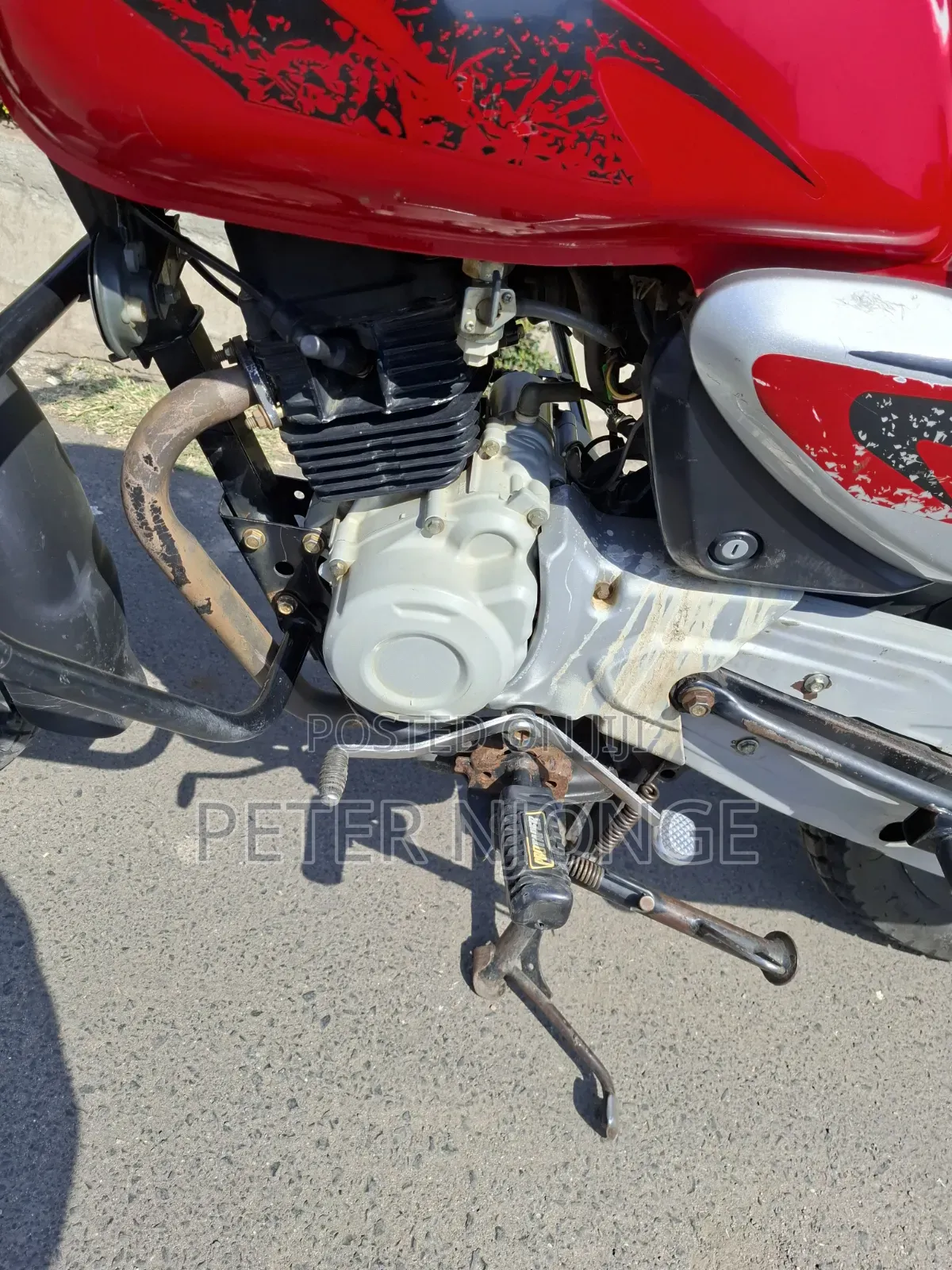 Bajaj Boxer 150 UG 2025 Red