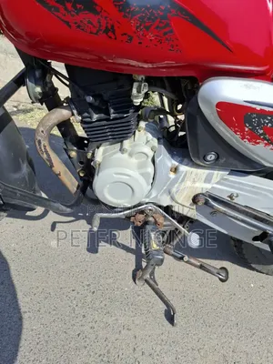 Bajaj Boxer 150 UG 2025 Red