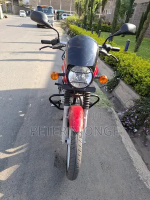 Bajaj Boxer 125 2025 Red