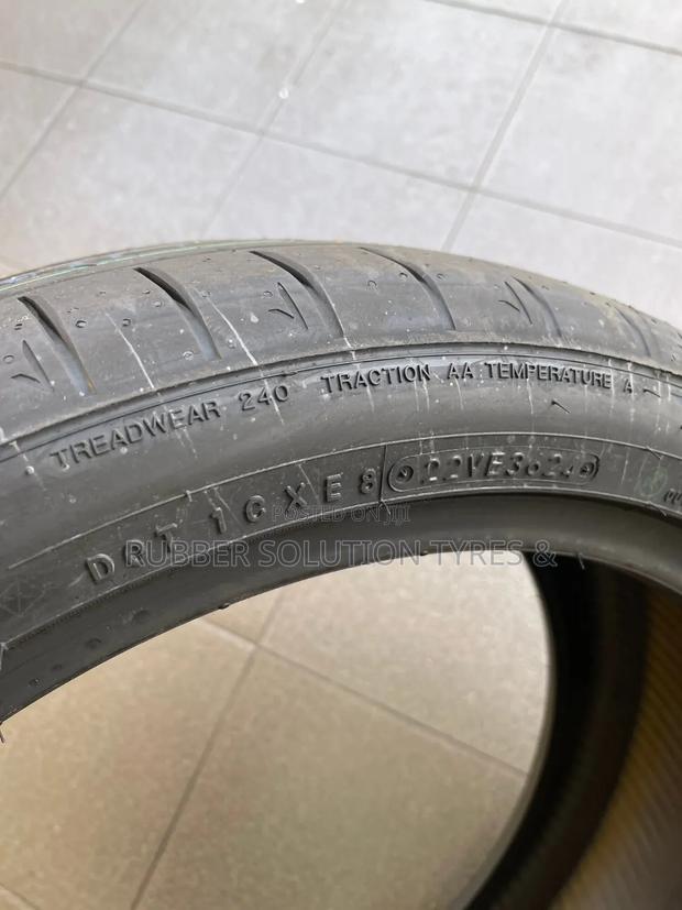 225 /45 R19 TOYO TIRES 96Y Made in Japan - thumbnail 4