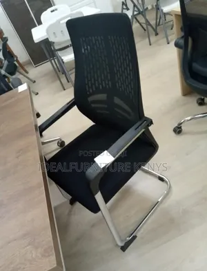 Black Mesh Visitors Chair