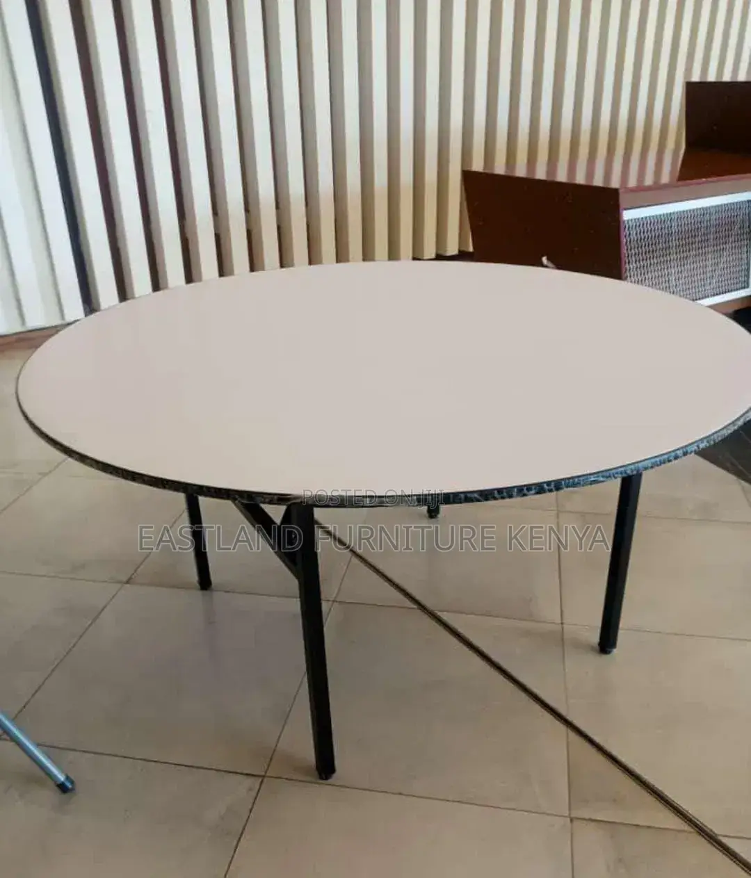 Round Folding Banquet Table