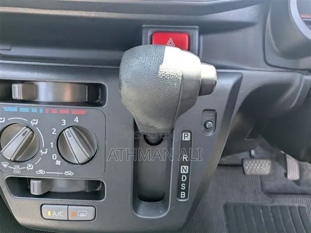 Daihatsu Mira 2019