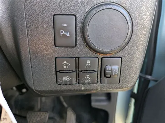 Daihatsu Mira 2019