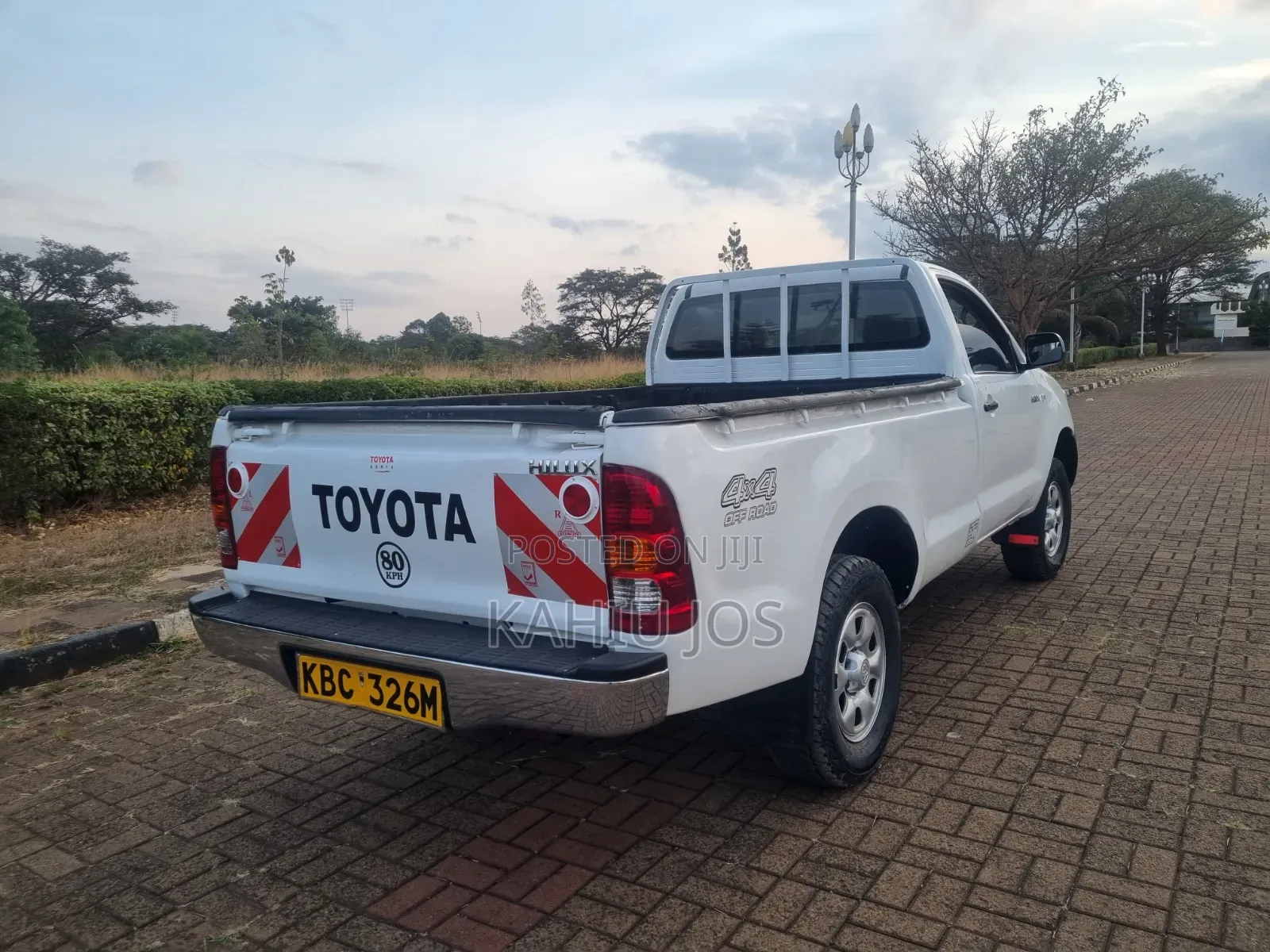 Toyota Hilux 2008 White