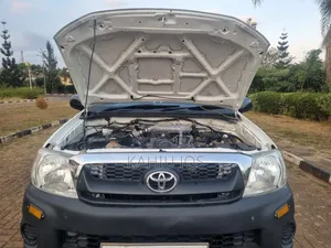 Toyota Hilux 2008 White