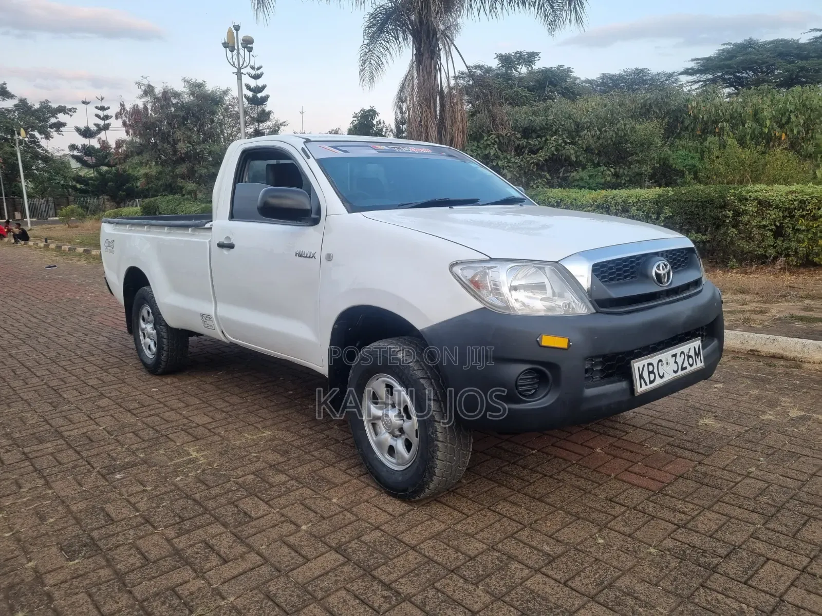 Toyota Hilux 2008 White