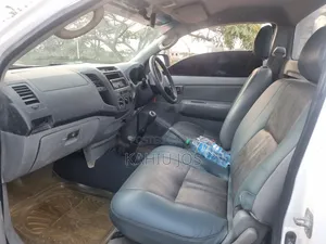Toyota Hilux 2008 White