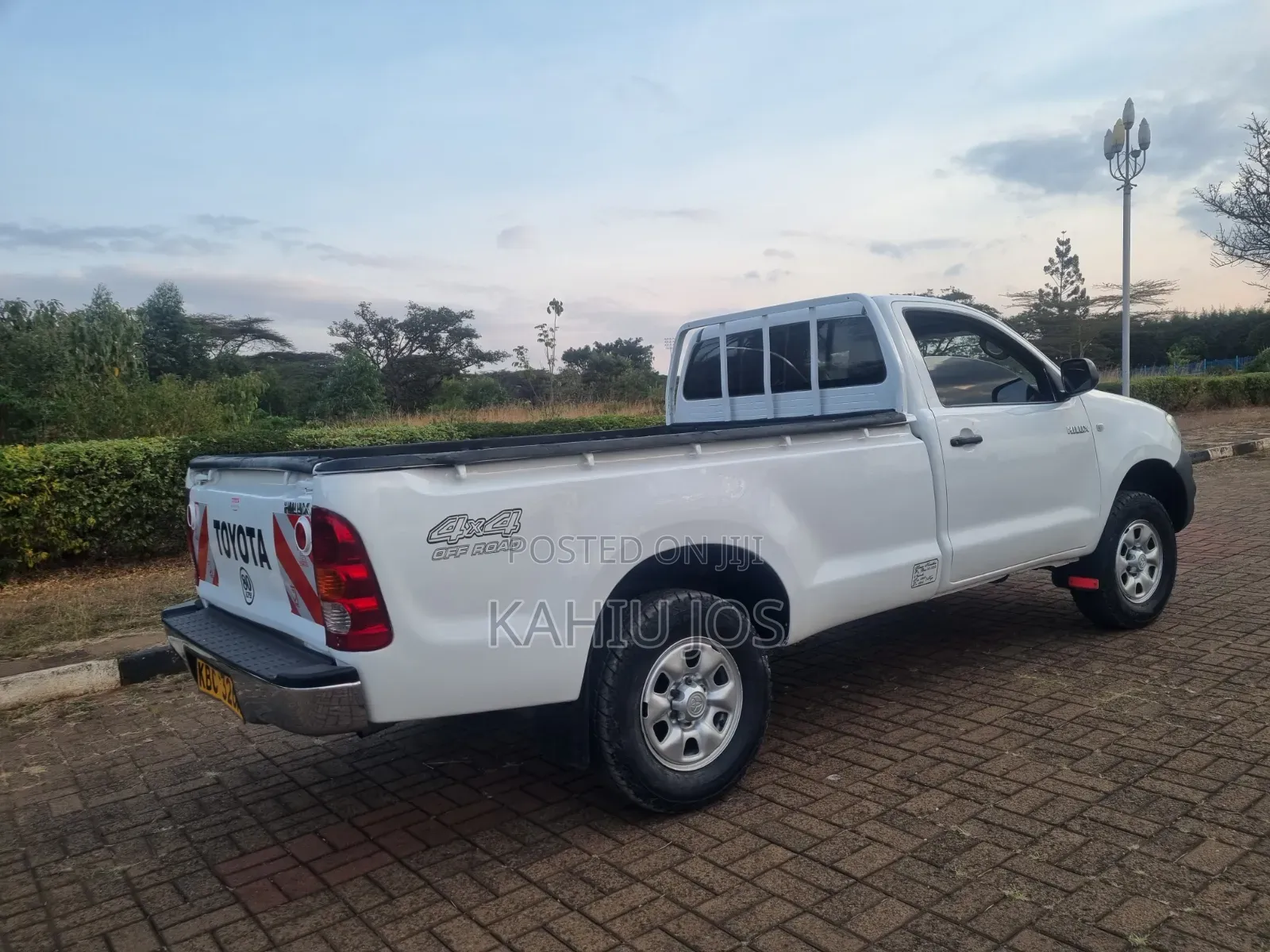 Toyota Hilux 2008 White