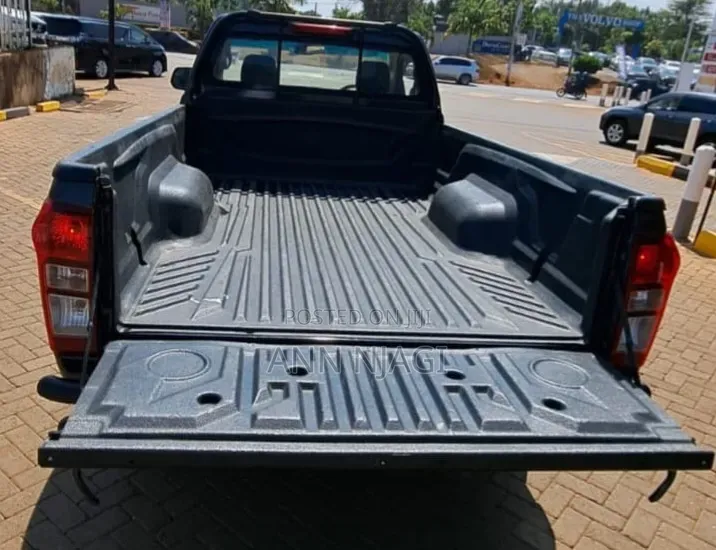 Isuzu D-MAX 2021 Green