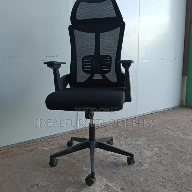 Black Mesh Headrest Office Chair