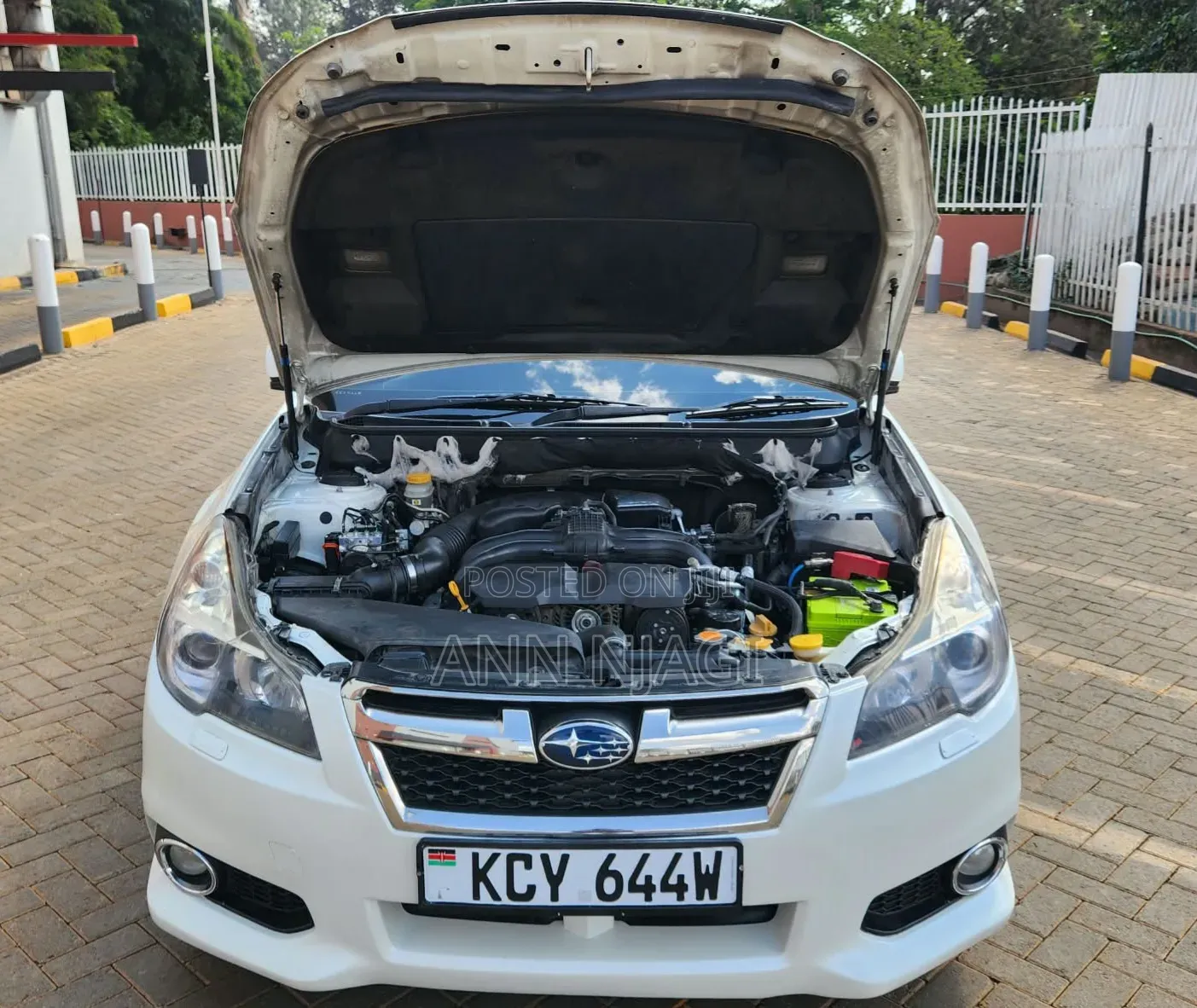Subaru Legacy 2013 Pearl