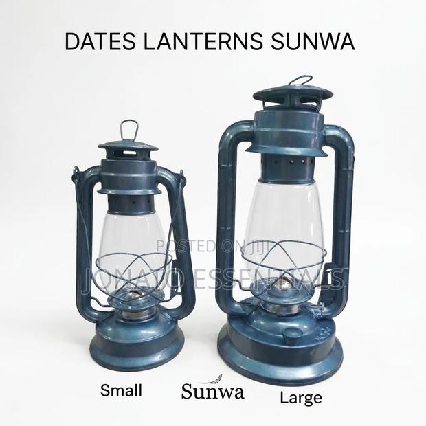 Vintage Kerosene Lantern or Lamp - thumbnail 3