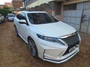 Toyota Harrier 2.0 2015 White