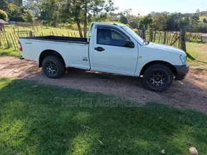 Isuzu D-MAX 2010 White