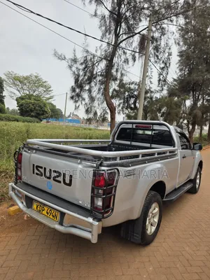 Isuzu D-MAX 2024 Silver