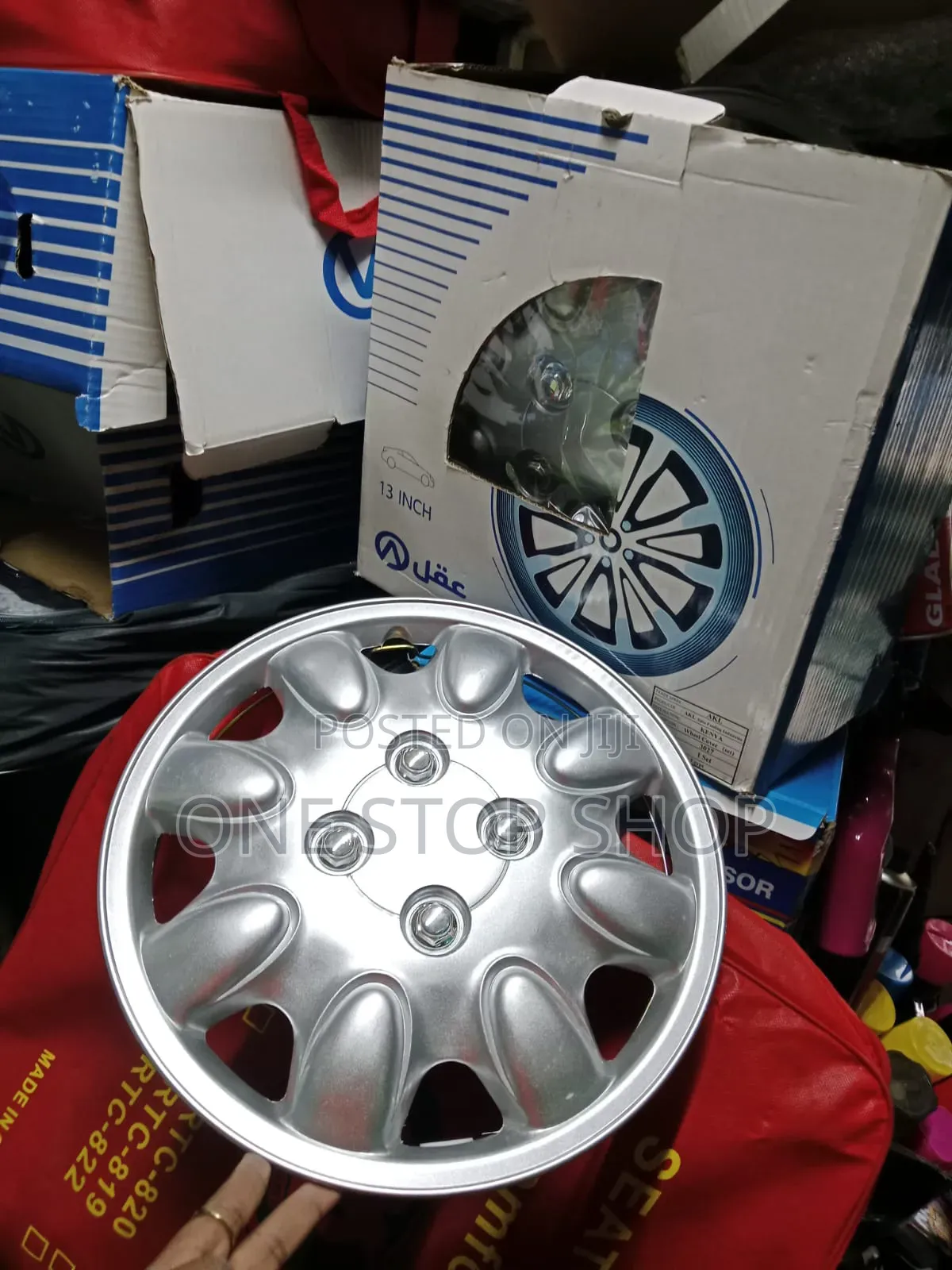 13" Wheel Caps With 8spoke Split Bubble Pattern With Faux Lug Nut