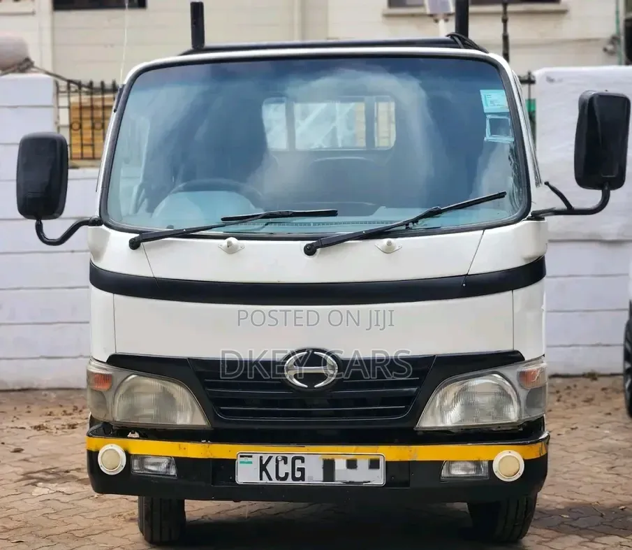 Toyota Dyna Manual 2009 White