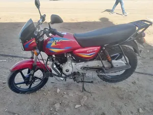 Bajaj Boxer 150 UG 2025 Red