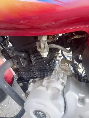 Bajaj Boxer 150 UG 2025 Red