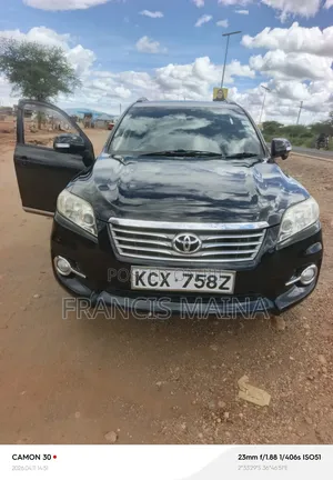 Toyota Vanguard 2012 Black