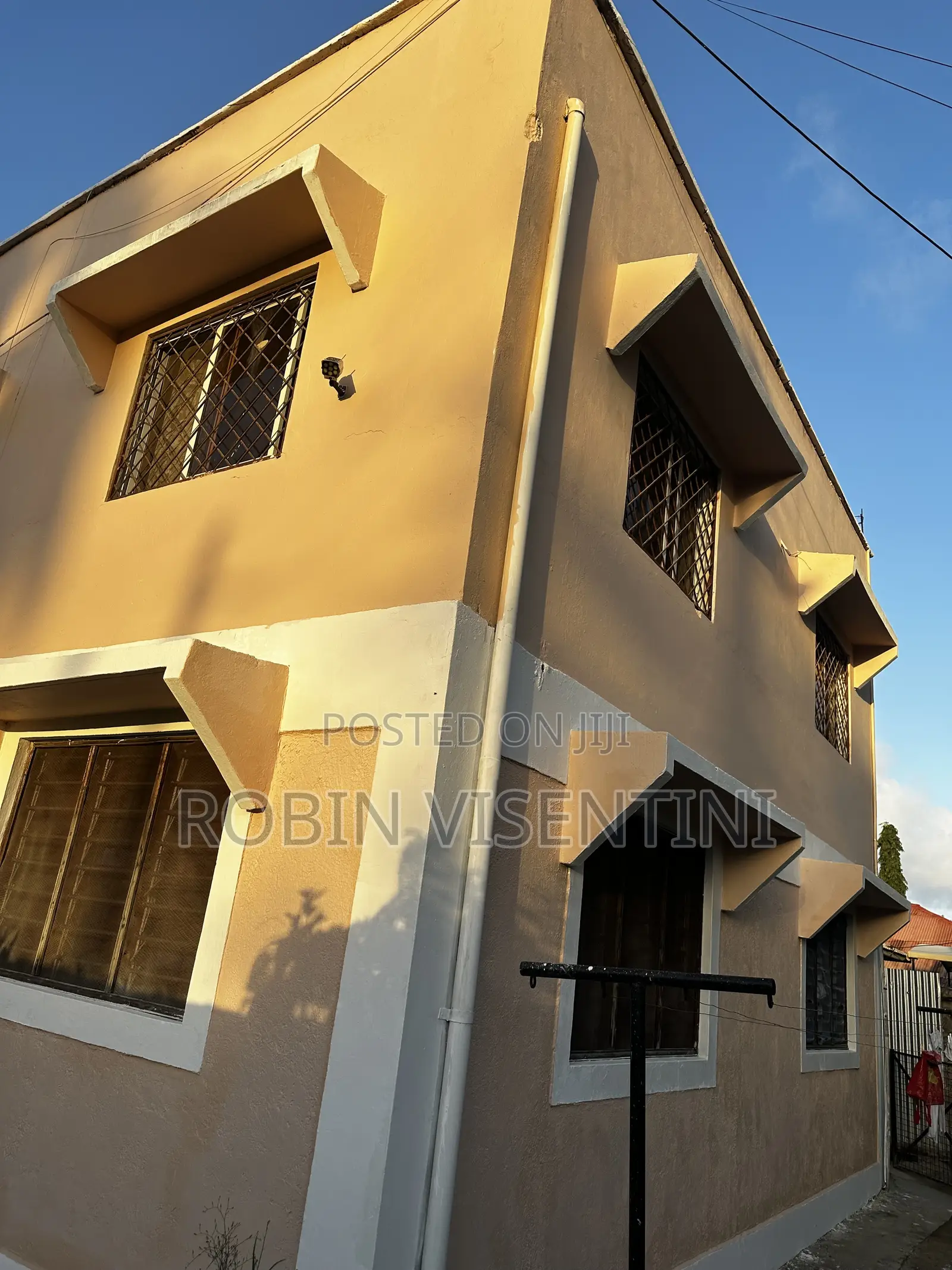 8bdrm Block of Flats in Mtambo for sale