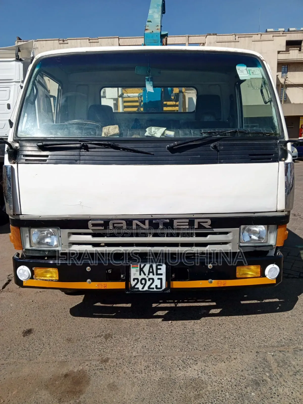 Canter 4d31 2.5t Crane
