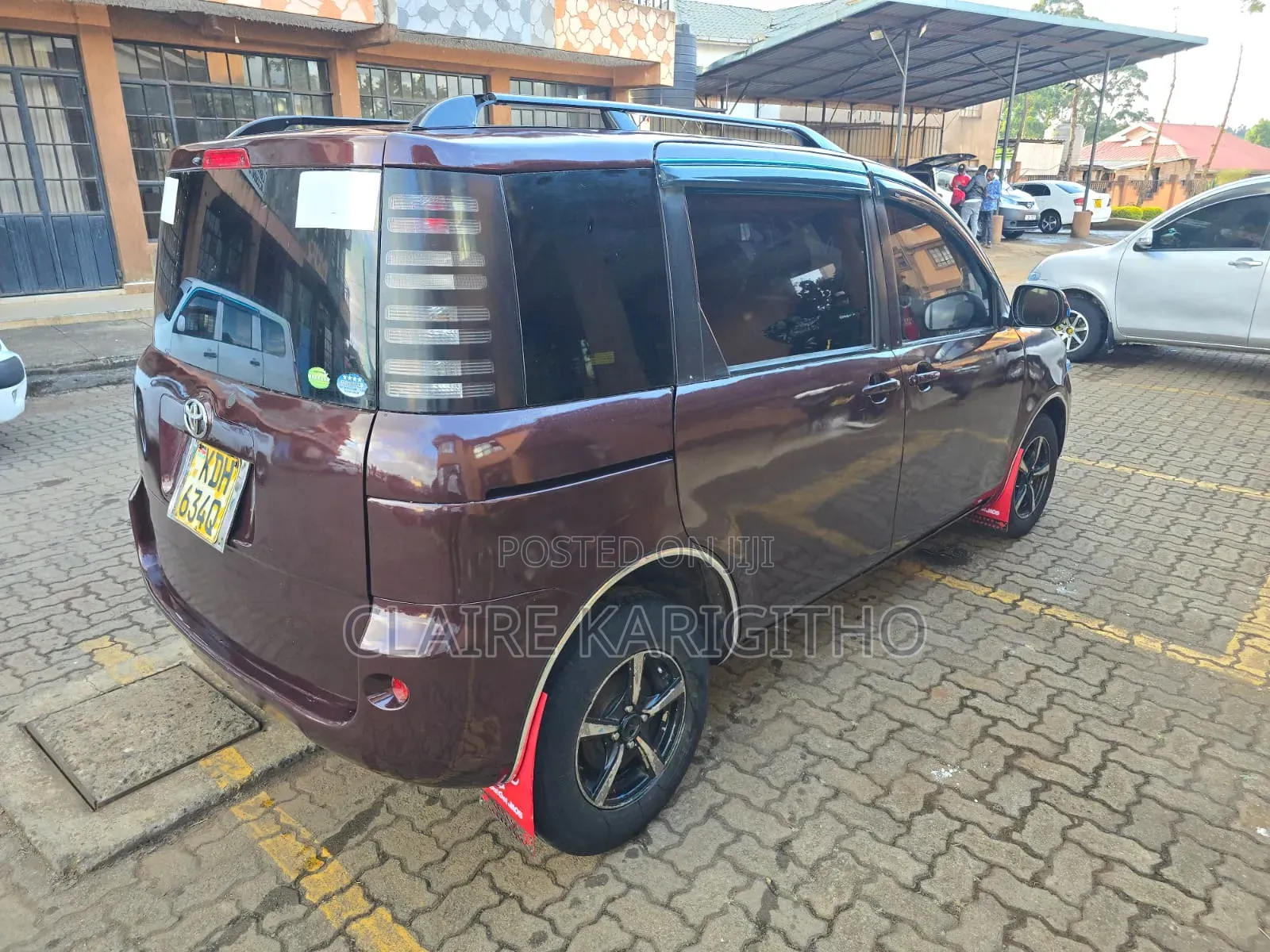 Toyota Sienta 2014 Maroon