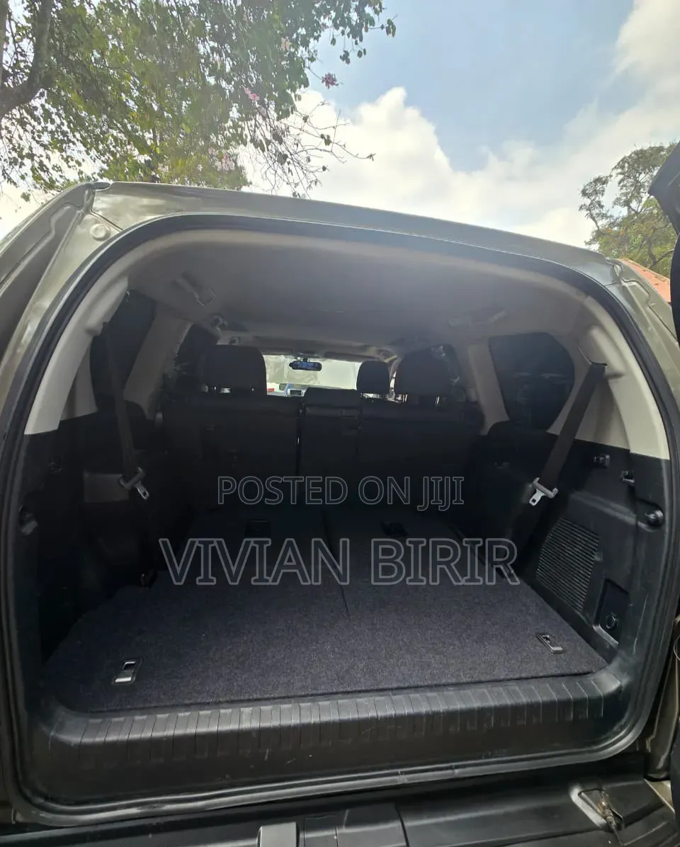 Toyota Land Cruiser Prado 2015 Gray