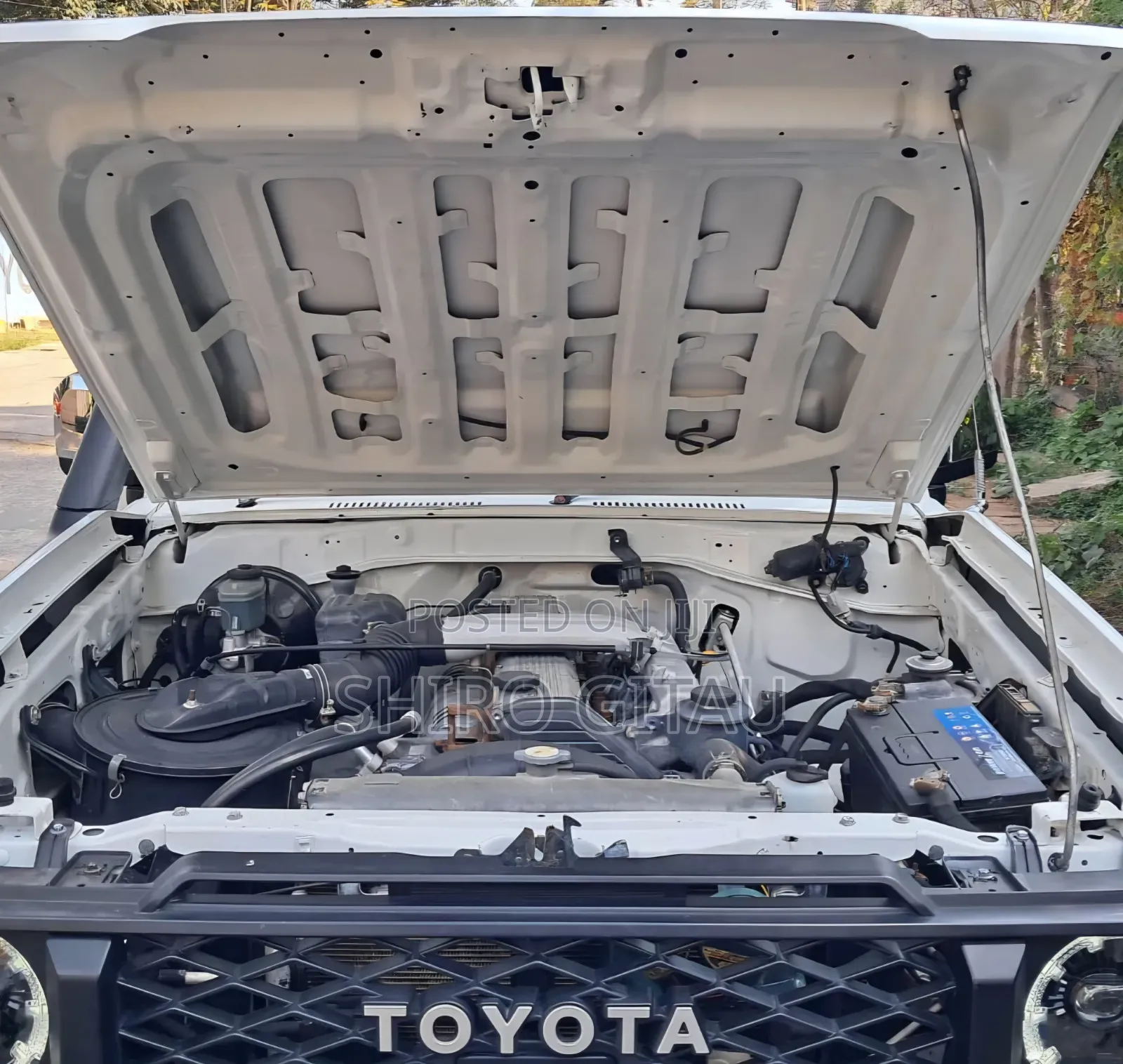 Toyota Land Cruiser 2012 White