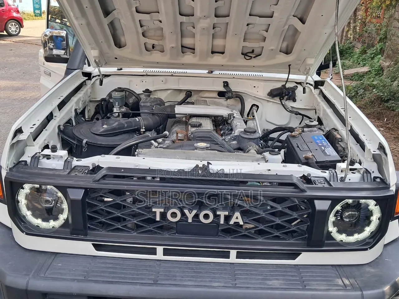 Toyota Land Cruiser 2012 White