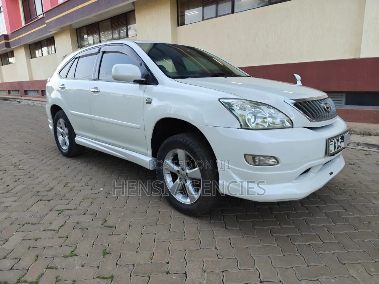 Toyota Harrier 240G 2012 White