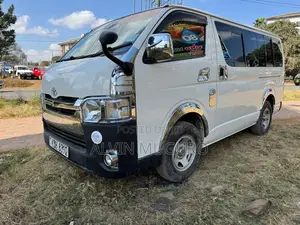 Toyota HiAce 2015 White